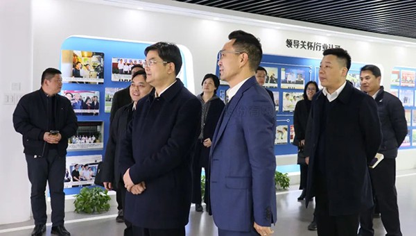 拱墅区委书记李志龙一行莅临金年会体育官方网站调研