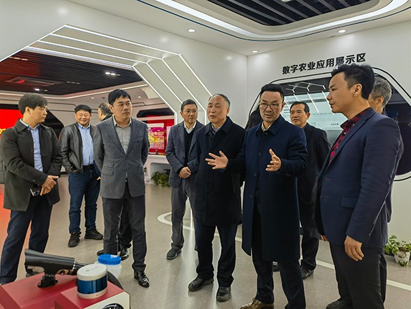 浙江大学校友总会乡村振兴分会会长一行莅临金年会体育官方网站调研指导